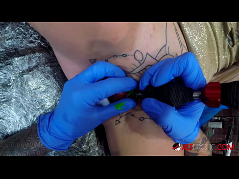❤️ Nagpa-tattoo sa kanyang klitoris ang sobrang tattoo na hottie na si Sully Savage ❤ Porno sa porn tl.pornburst.ru ﹏